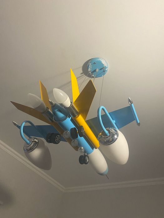 Продается люстра в детскую