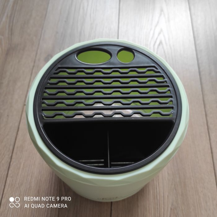 Продам подставку под ножи