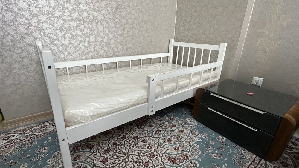 Продам 2 детские кровати.