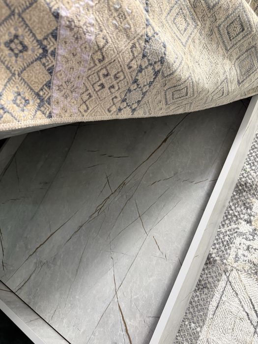 Продаются две односпальные кровати.