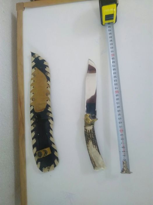 Продавам уникален антикварен ловен нож с месингова глава на змия