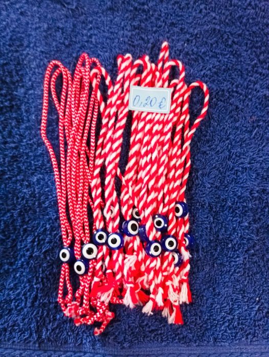 Разпродажба на мартенички