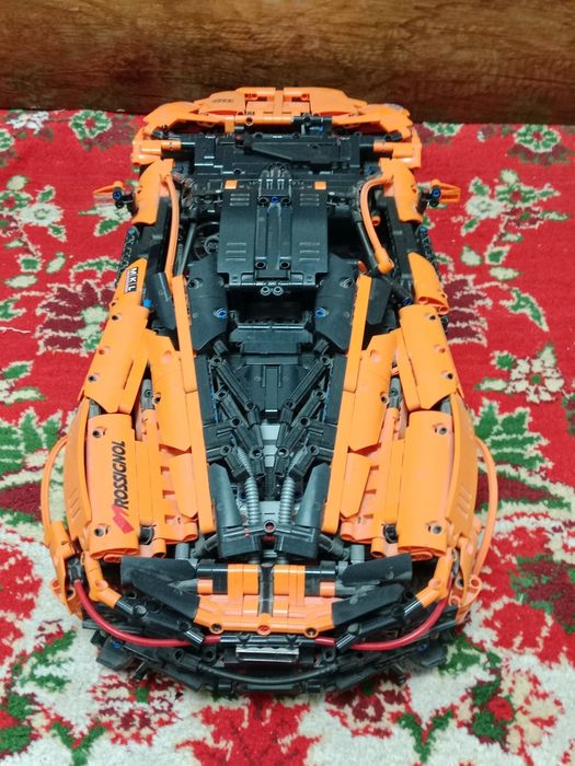 Срочно продаётся оригинальная Lego модель McLaren P1