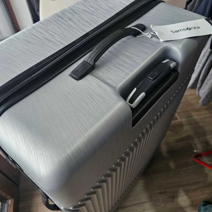 Samsonite куфар с размери 84х54х34