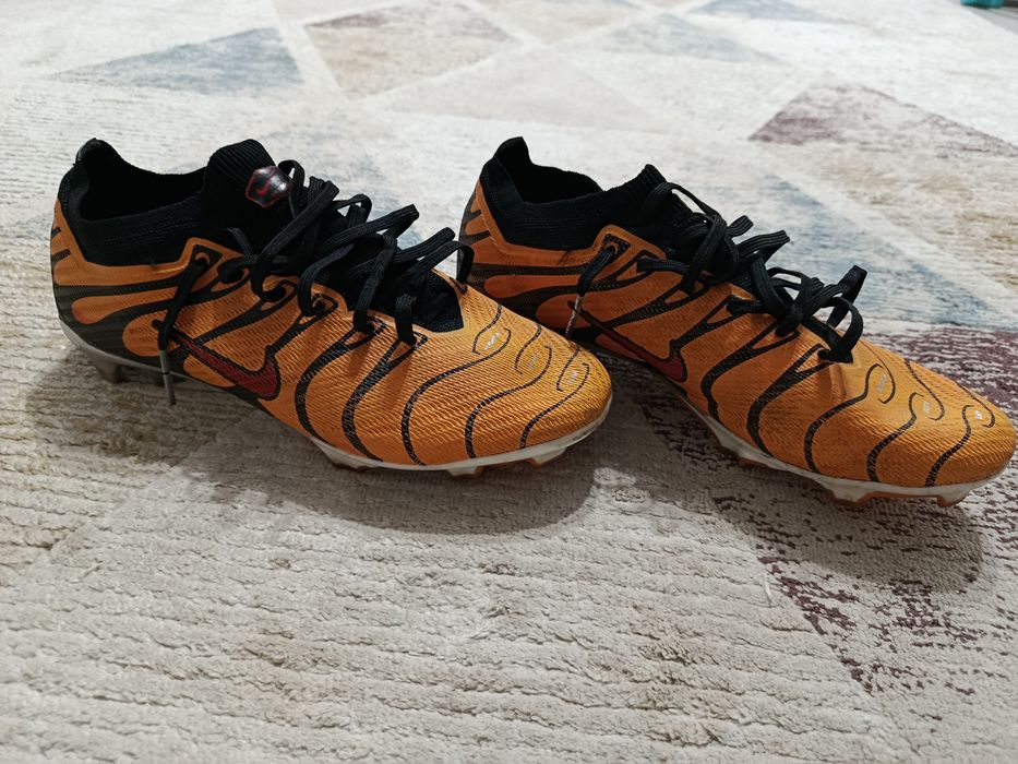Бутсы Nike. 42 размера по EU