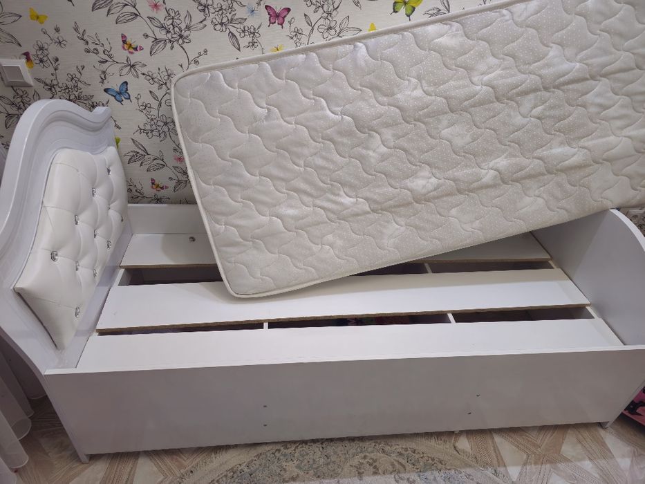 Продам детскую кровать, с бортиком