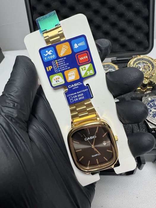 Casio Vintage Black Gold