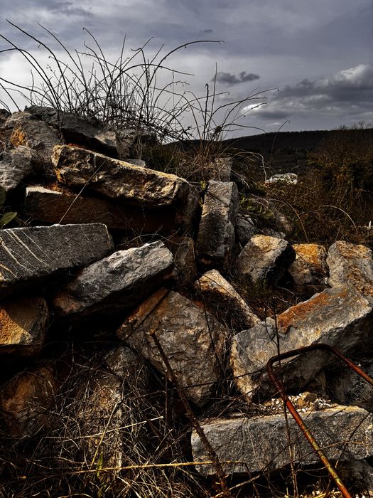 Гранитни бордюри