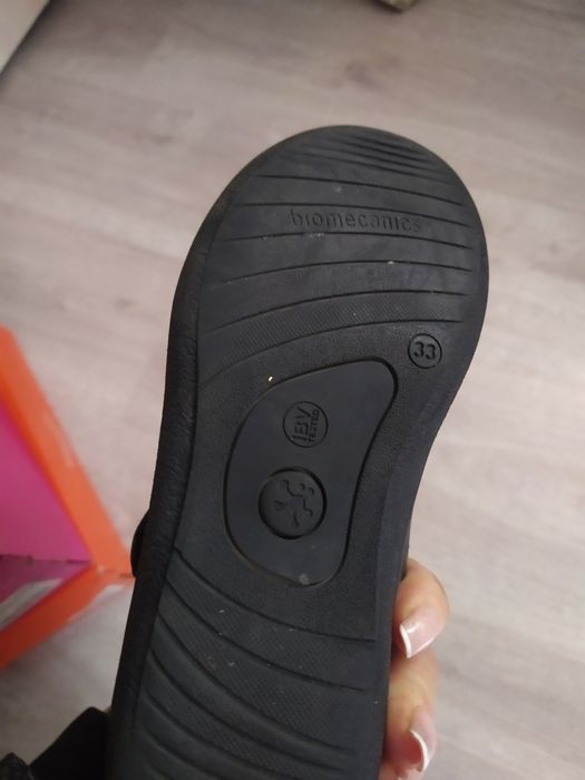 Продам обувь на девочку