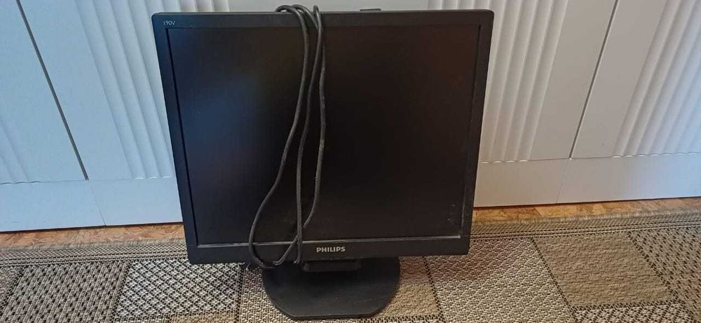 Монитор Philips 190V9