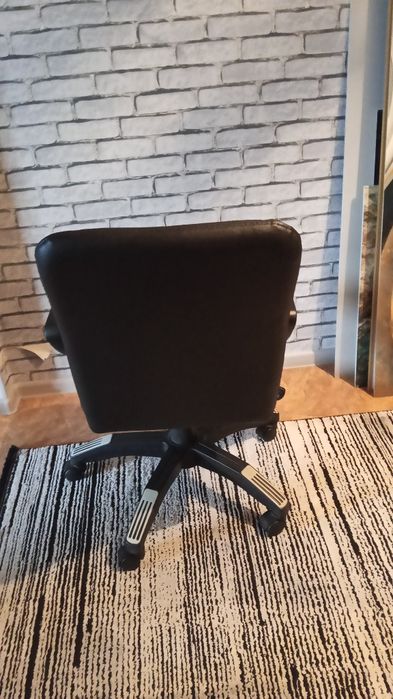 Офисный стул продам