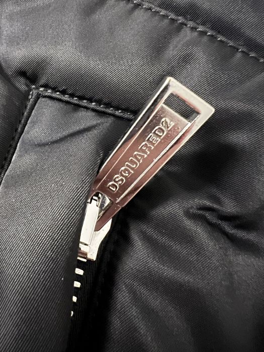 ОРИГИНАЛЕН елек на Dsquared2