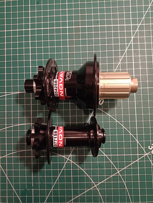 Втулки Novatec XD711SB, D542SB, Shimano 110x15