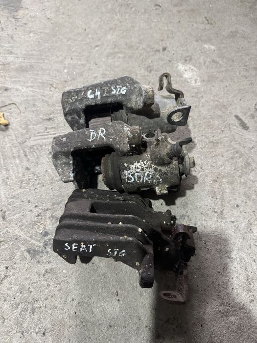 vand etrier golf 4 stg/dr