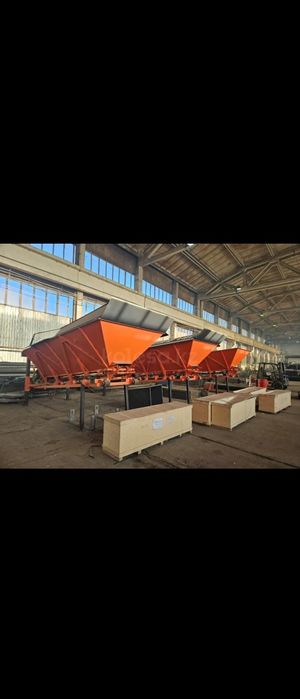 Пескоразбрасыватль комунальный . Новый  . 3 ед.