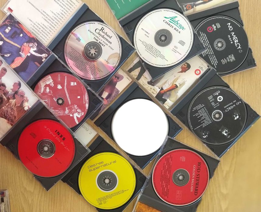 Продавам музикални СD дискове