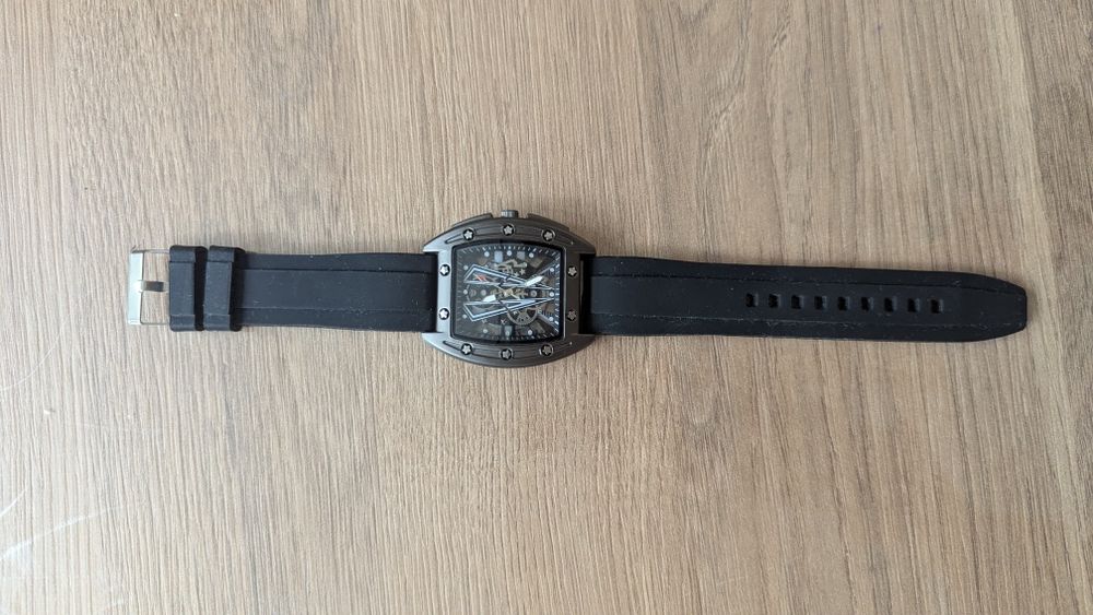 Продам часы хорошие