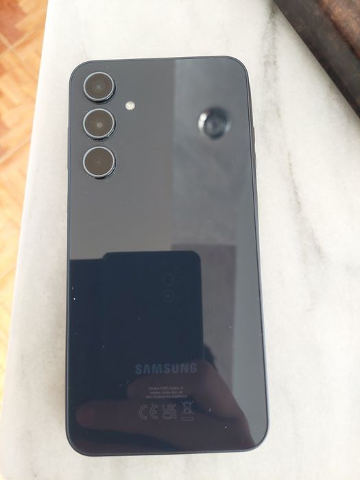 Vând telefon samsung a35