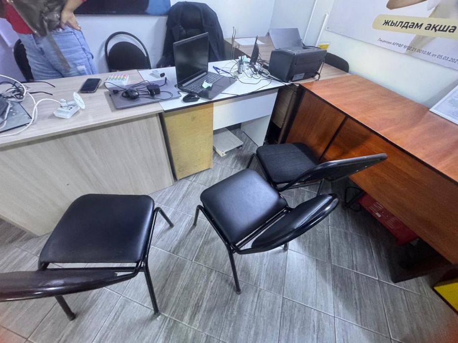 Продам офисный мебель