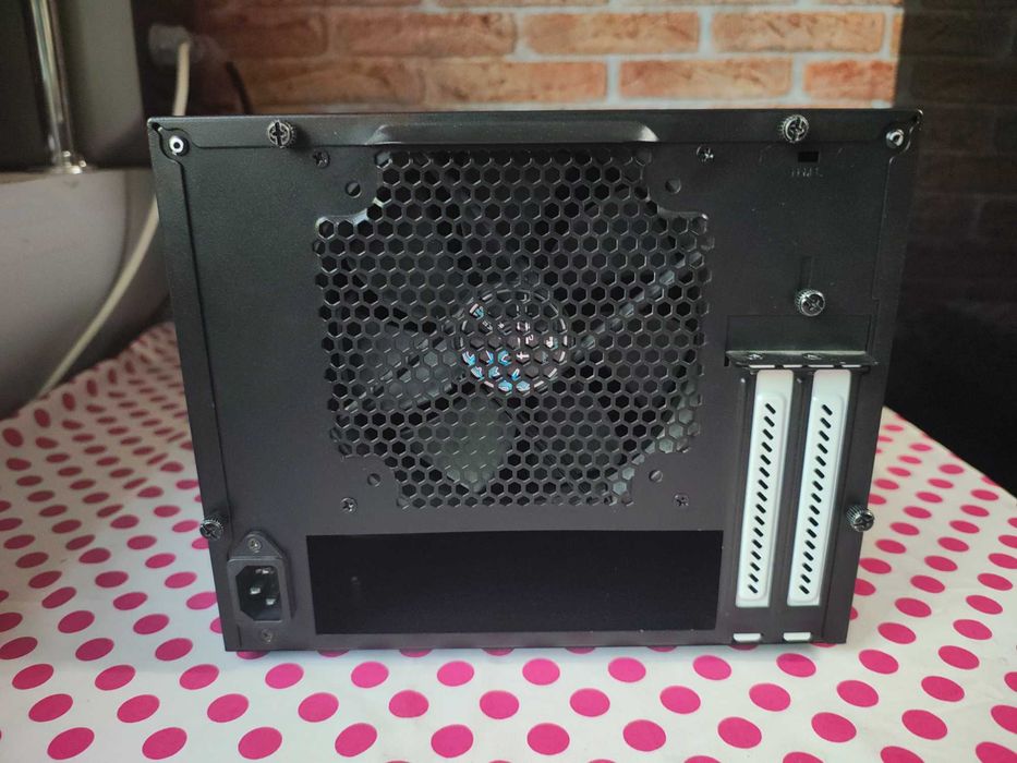Carcasa PC Fractal Design Node 304 black.