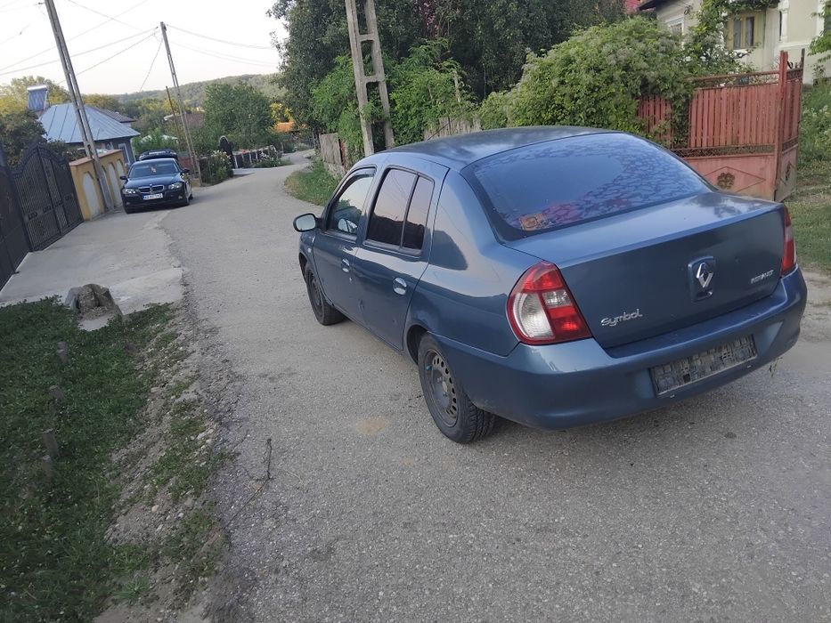 Vând sau dezmembrez renaul clio