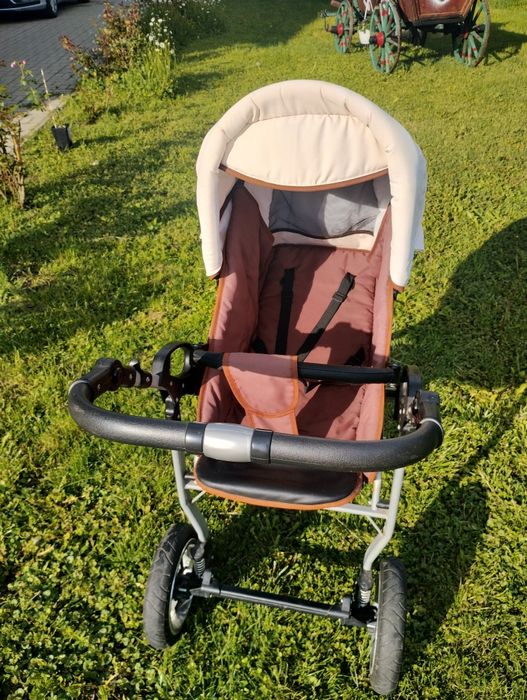 Cărucior bebe in stare buna