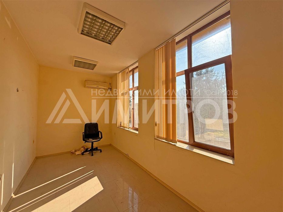 Продава се Офис в Нови пазар - 10 кв.м за 2000 €/кв.м - Снимка #4