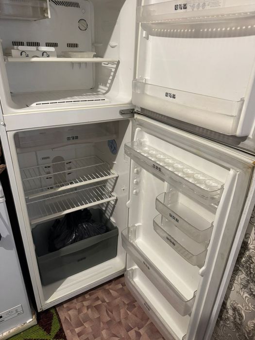 Отличном состояние хорошо морозит