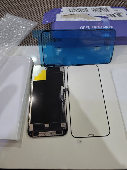 Нов Дисплей за iPhone 13 Pro
