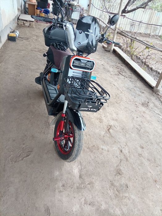 Skuter sotiladi toza xolata