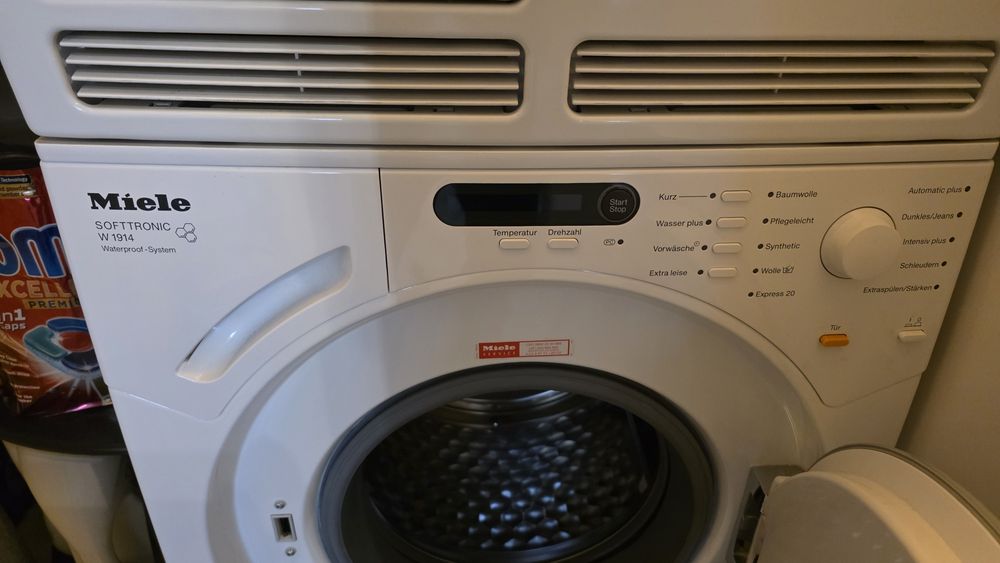 Продавам пералня Miele Softtonic W 1914