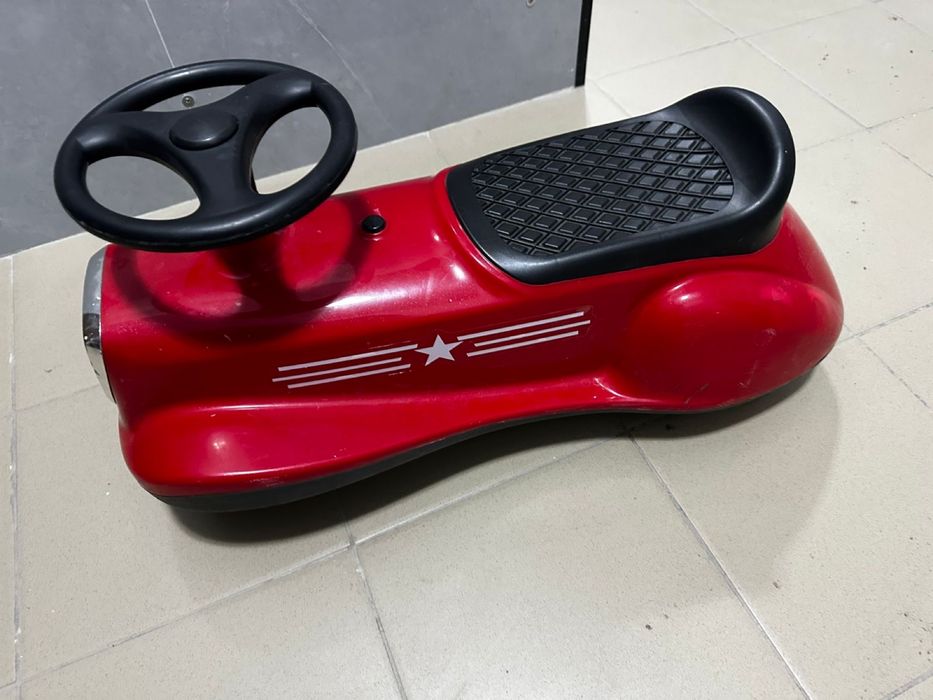 Продам Детскую машину
