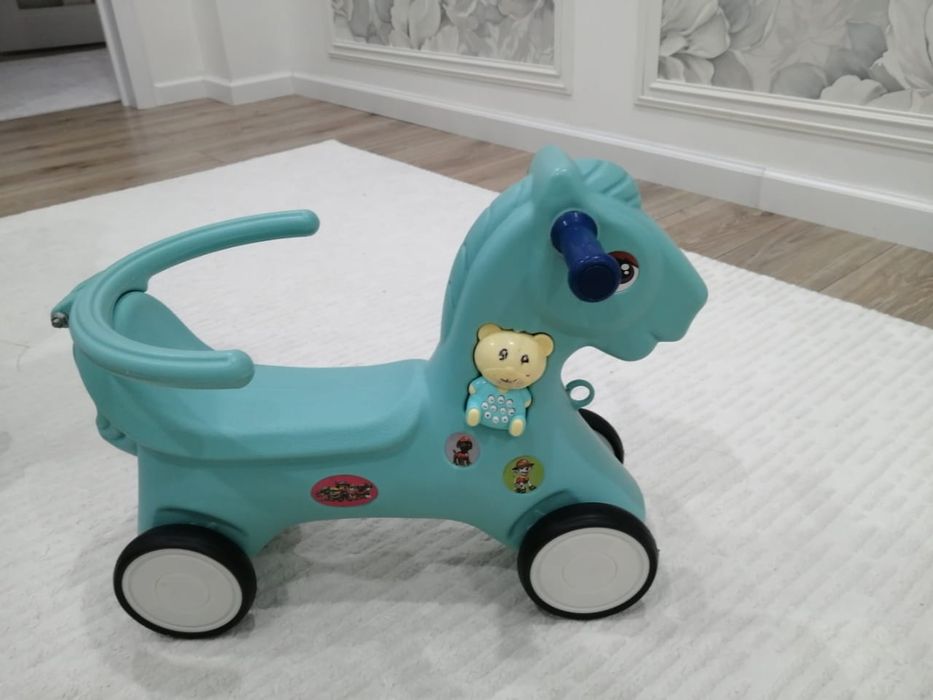Игрушечная лошадка