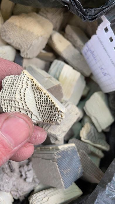 Закупаем католизаторы очень дорого