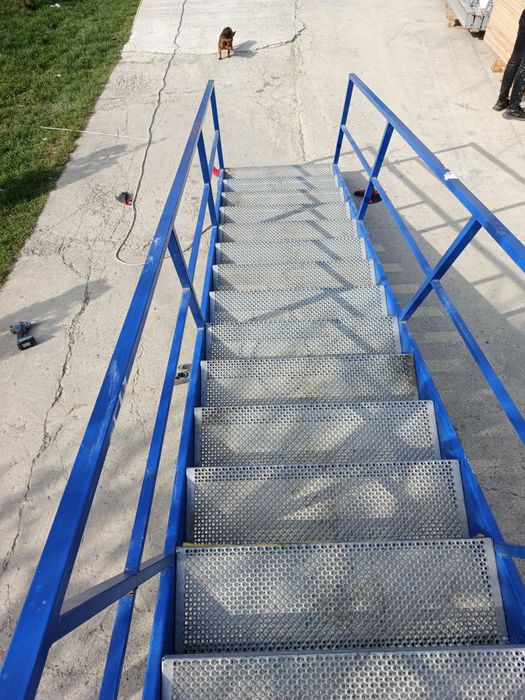 Scara metalica zincata industriala mezanin