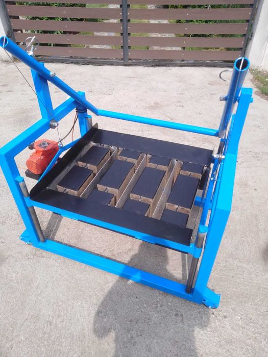 Masina de facut boltari