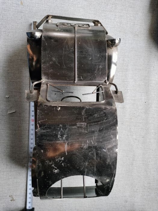 ^Suport metalic mașină Retro pentru sticla vin