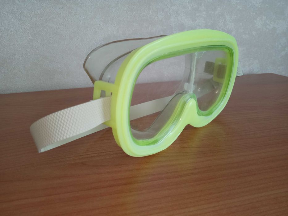 маска для ныряния, очки подводные.