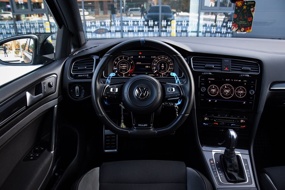 Volkswagen Golf 7 R | 2014 | DSG | 4Motion | Look Golf 7.5 | Brembo