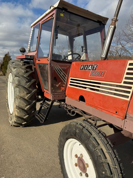 Vând tractor FIAT 880E