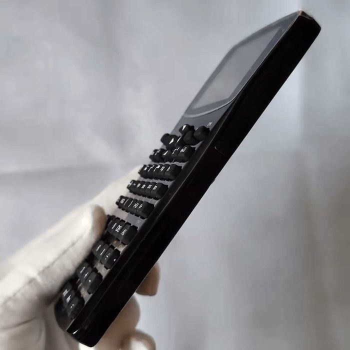 Магически калкулатор - 4GB памет, музика, видео, снимка