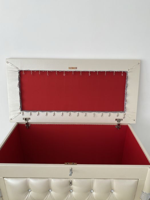 Сандық сатылады