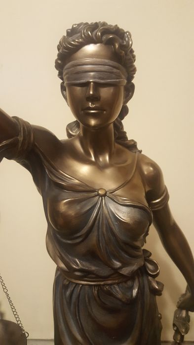 Фемида статуэтка