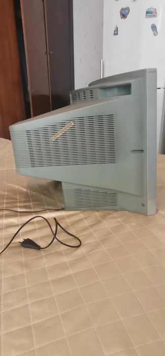 Продавам телевизор JVC