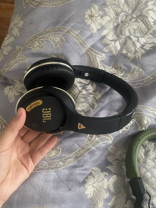 Наушники безпроводные разные