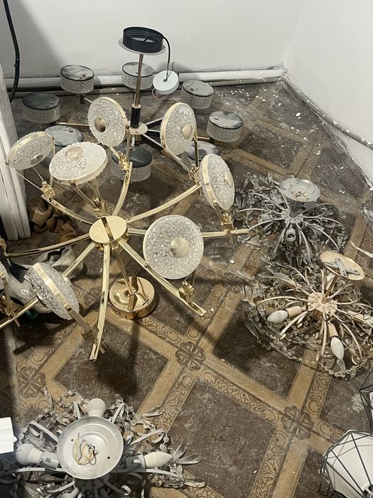 Продам люстры после ремонта