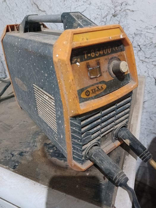 Сварка аппарат.Сак электрод ҳам ёқади.400 Амперлик.