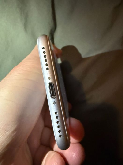 iPhone 8 Silver Baterie 100% telefon Apple ca si nou