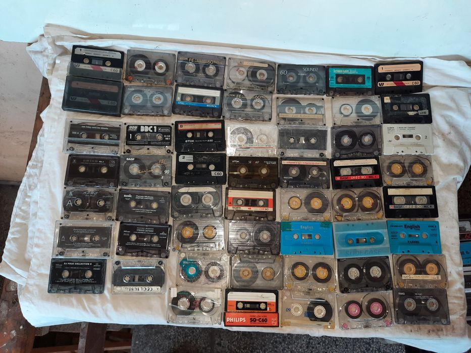 Аудио касетки с кутий за декорация