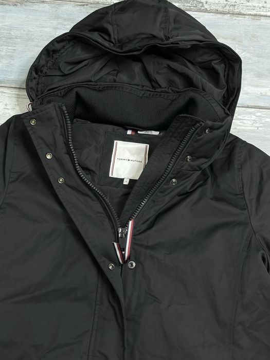 Дамско зимно яке Tommy Hilfiger – размер XL, отлично състояние